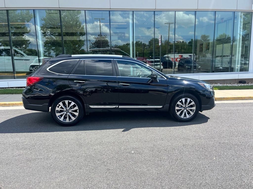 Used 2018 Subaru Outback 2.5i Touring AWD/4WD image 10