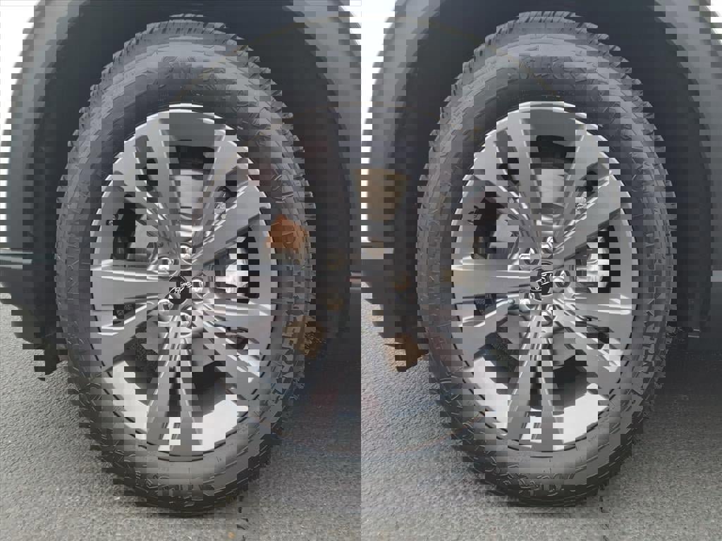 Certified 2023 Ford Explorer XLT w/ Equipment Group 202A image 9