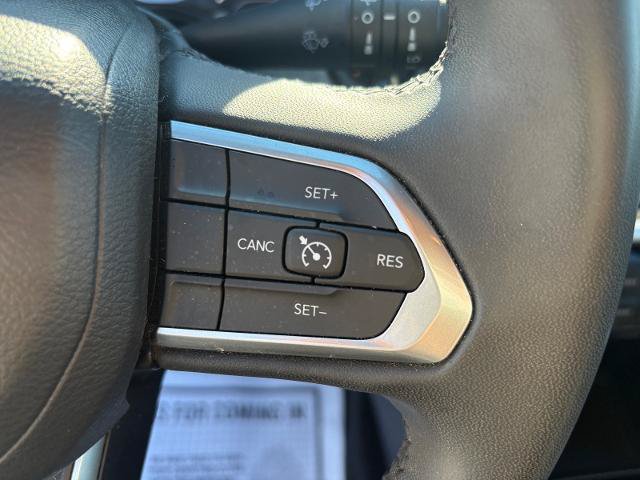 Used 2024 Jeep Compass Latitude AWD/4WD image 17