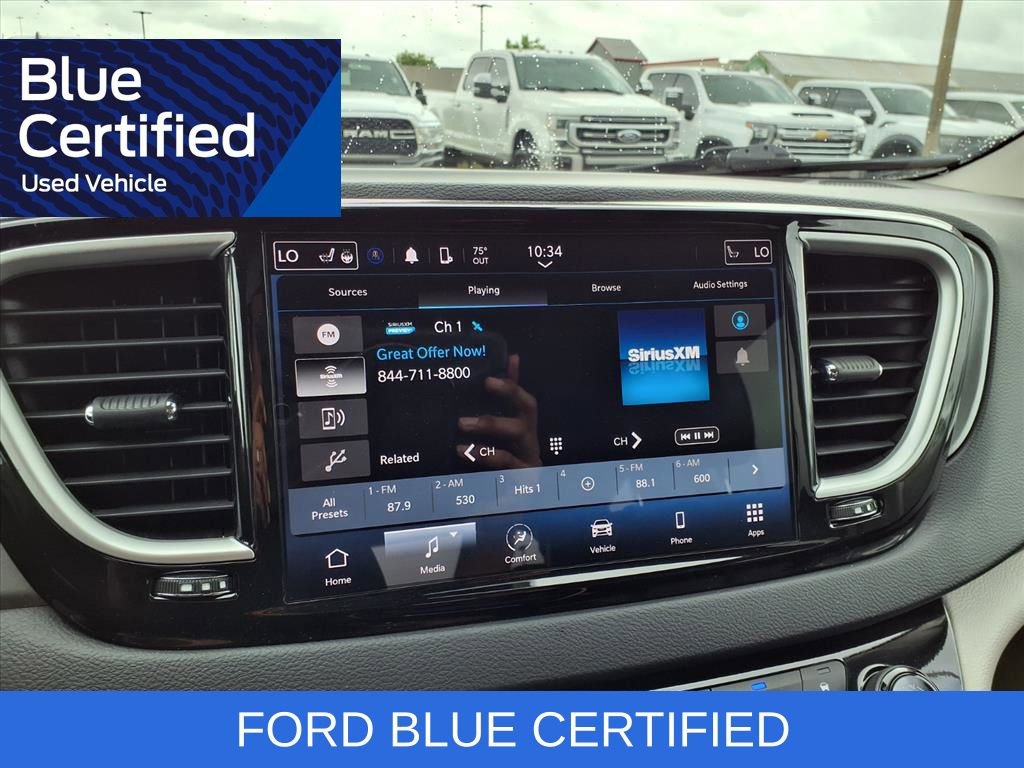 Used 2024 Chrysler Pacifica Touring-L image 20