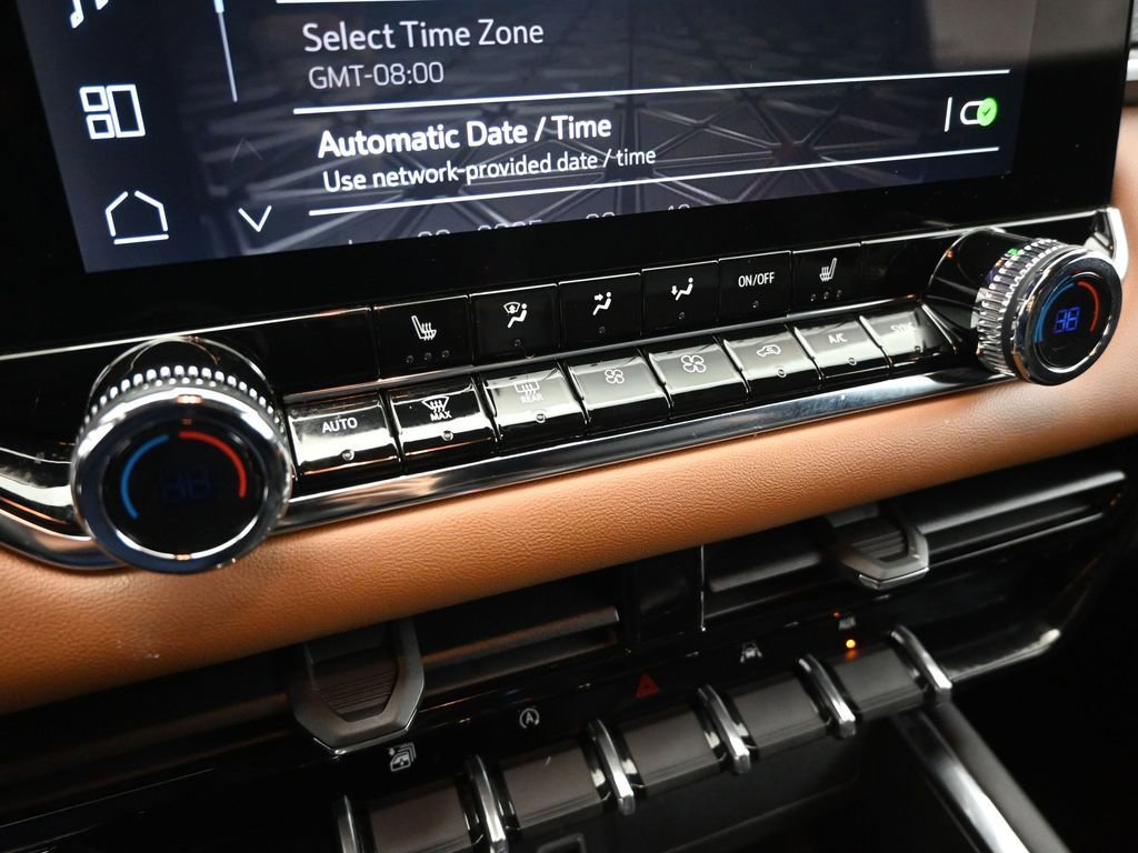 Used 2023 GMC Canyon AT4 image 17