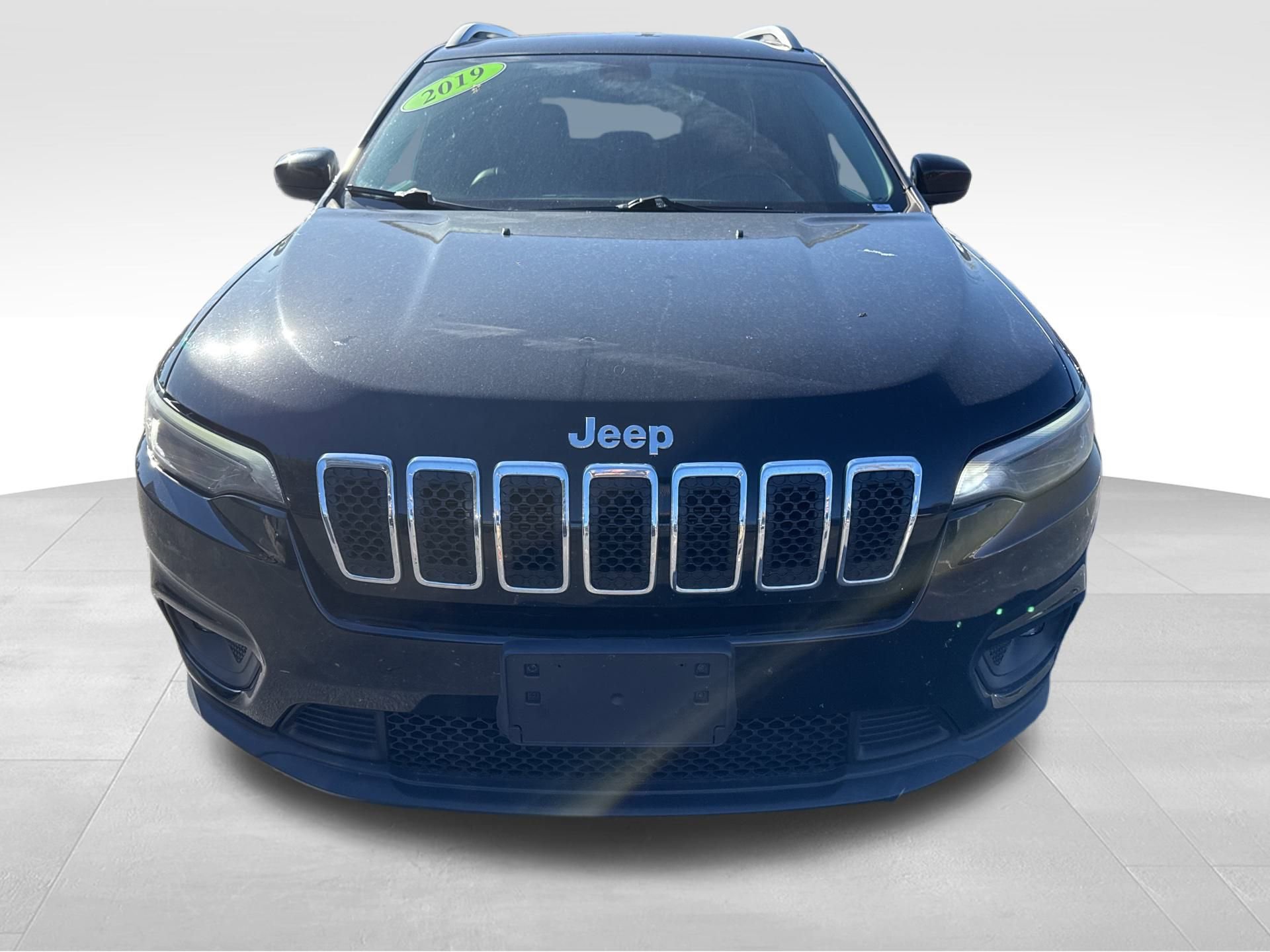 Used 2019 Jeep Cherokee Latitude Plus w/ Cold Weather Group image 10