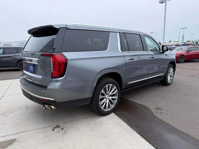 Used 2021 GMC Yukon XL Denali w/ Denali Premium Package AWD/4WD image 7