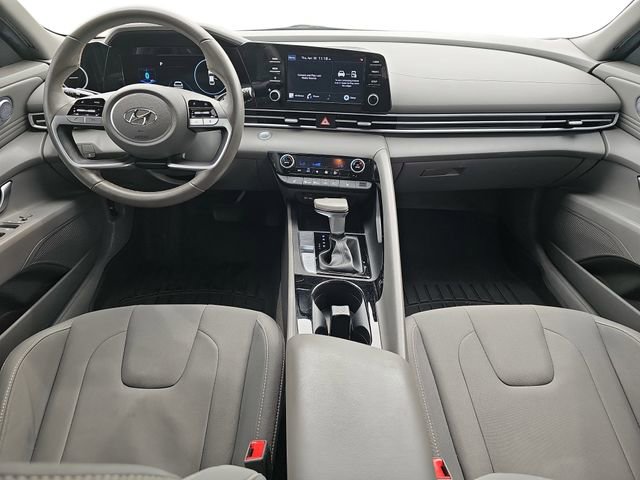Used 2022 Hyundai Elantra SEL w/ Convenience Package FWD image 11