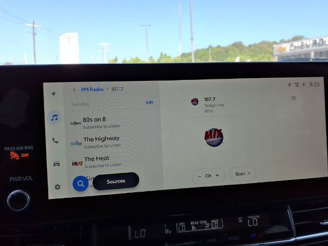 Used 2025 Toyota Sienna XLE FWD image 25
