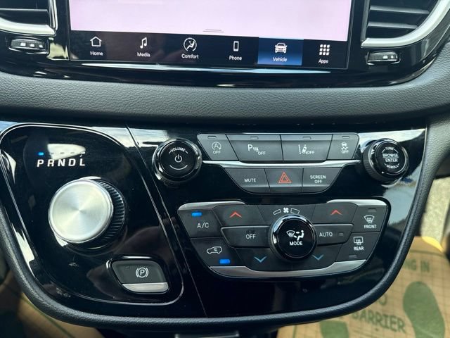 Used 2025 Chrysler Pacifica Select FWD image 23