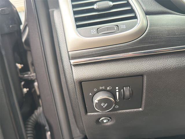 Used 2020 Jeep Grand Cherokee Limited AWD/4WD image 24