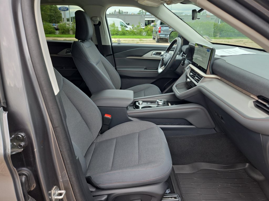Certified 2025 Ford Explorer Active AWD/4WD image 10