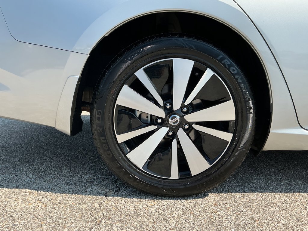 Used 2022 Nissan Altima 2.5 SL FWD image 11