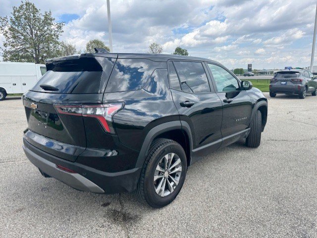 Used 2025 Chevrolet Equinox LT AWD/4WD image 9