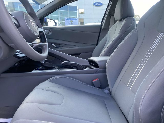 Used 2023 Hyundai Elantra SEL FWD image 14