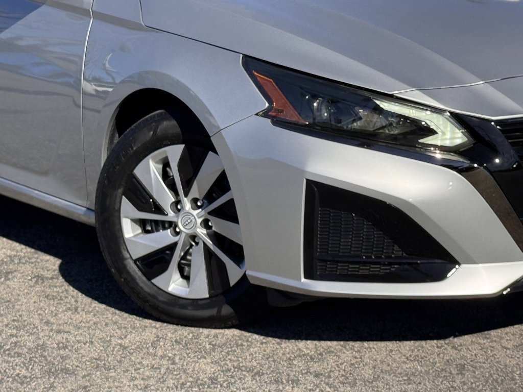 Used 2023 Nissan Altima 2.5 S image 4