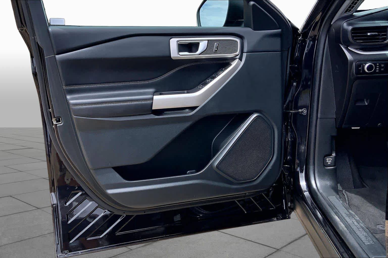 Certified 2023 Ford Explorer XLT RWD image 22