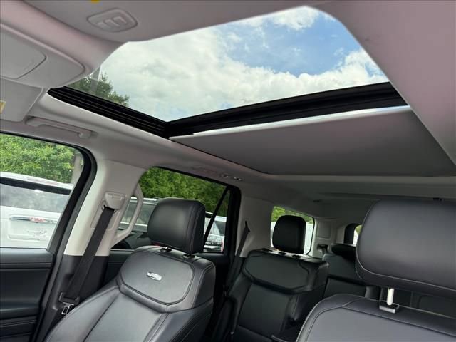 Certified 2025 Ford Expedition Platinum AWD/4WD image 19