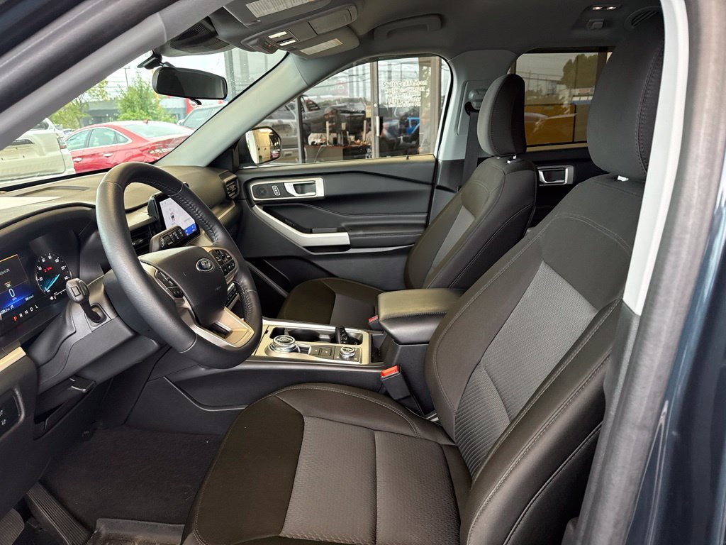 Certified 2024 Ford Explorer XLT w/ Class IV Trailer Tow Package AWD/4WD image 11