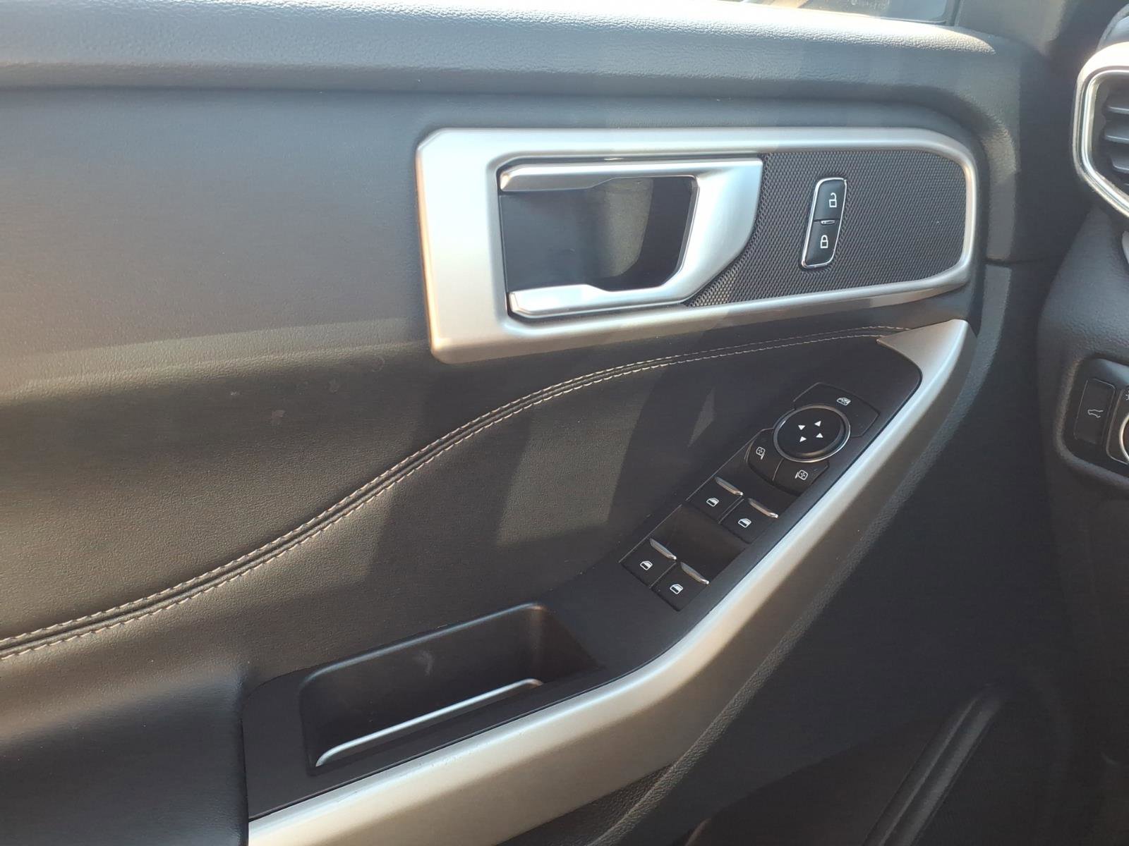 Certified 2023 Ford Explorer XLT w/ Equipment Group 202A image 11