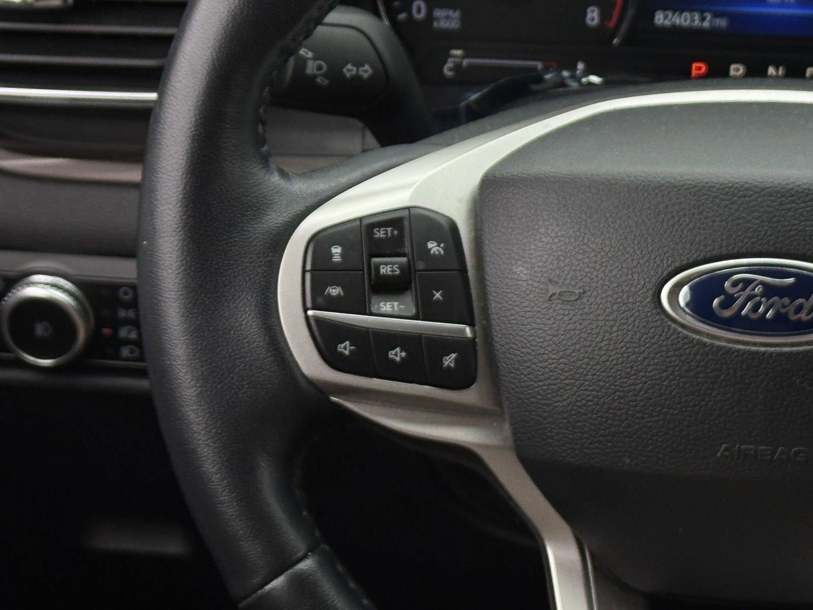 Certified 2022 Ford Explorer Limited w/ Limited Technology Package RWD image 15