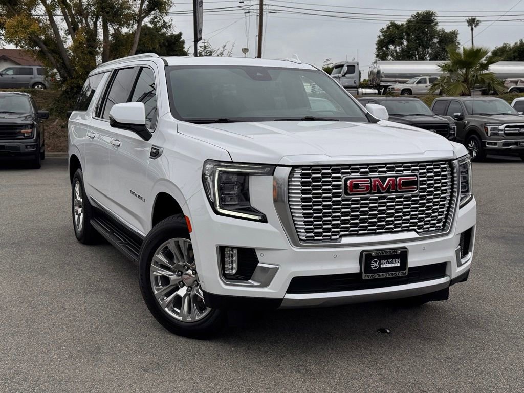 Used 2023 GMC Yukon XL Denali w/ Advanced Technology Package AWD/4WD image 2