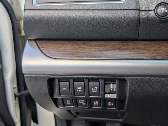 Used 2017 Subaru Outback 3.6R Touring image 25