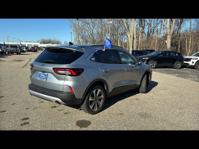 Certified 2023 Ford Escape Platinum AWD/4WD image 4