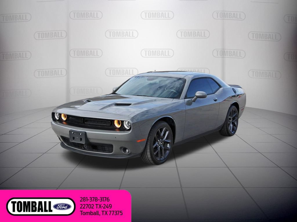 Used 2023 Dodge Challenger SXT w/ Plus Package RWD image 3