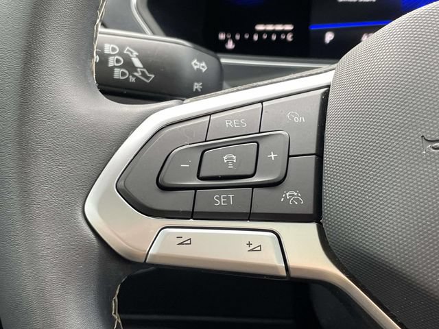 Used 2023 Volkswagen Tiguan SE FWD image 21