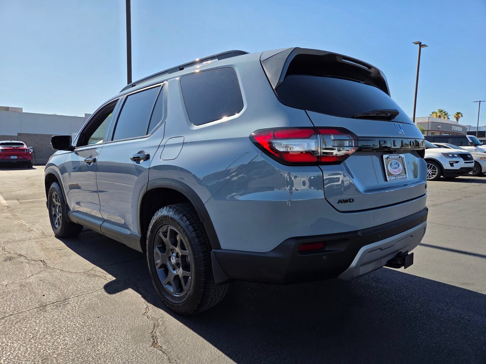 Used 2025 Honda Pilot TrailSport image 4