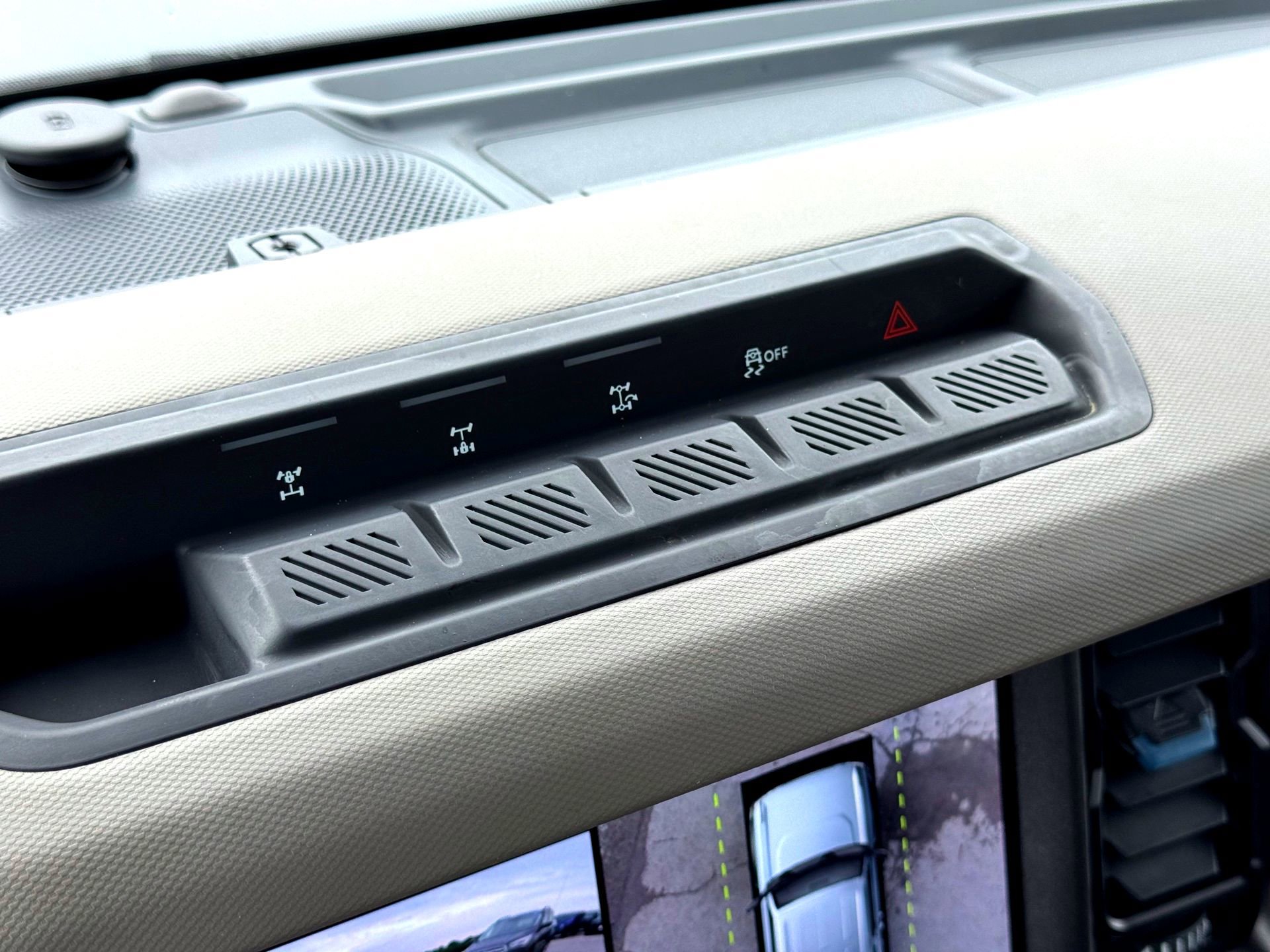 Certified 2024 Ford Bronco Wildtrak AWD/4WD image 28