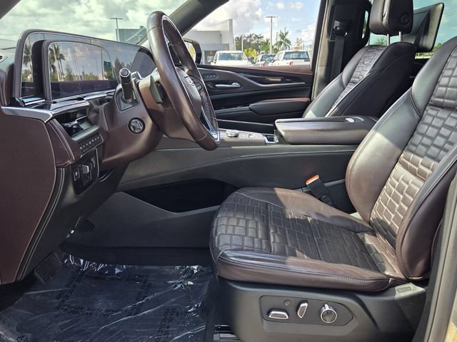 Used 2024 Cadillac Escalade Sport Platinum w/ LPO, ONYX Package AWD/4WD image 12