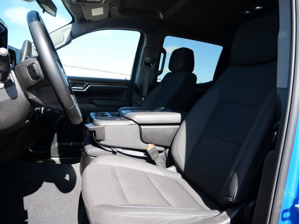 Used 2025 Chevrolet Silverado 1500 LT AWD/4WD image 13