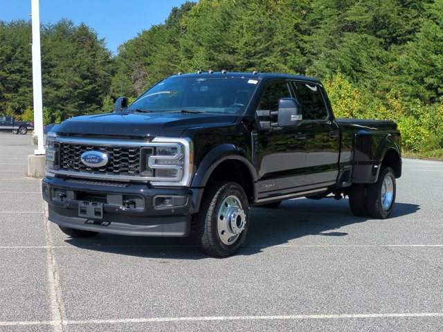Certified 2025 Ford F450 Platinum w/ FX4 Off-Road Package AWD/4WD image 8