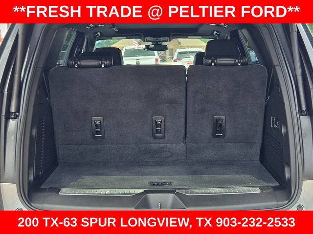 Used 2022 Chevrolet Tahoe Z71 w/ Luxury Package AWD/4WD image 8