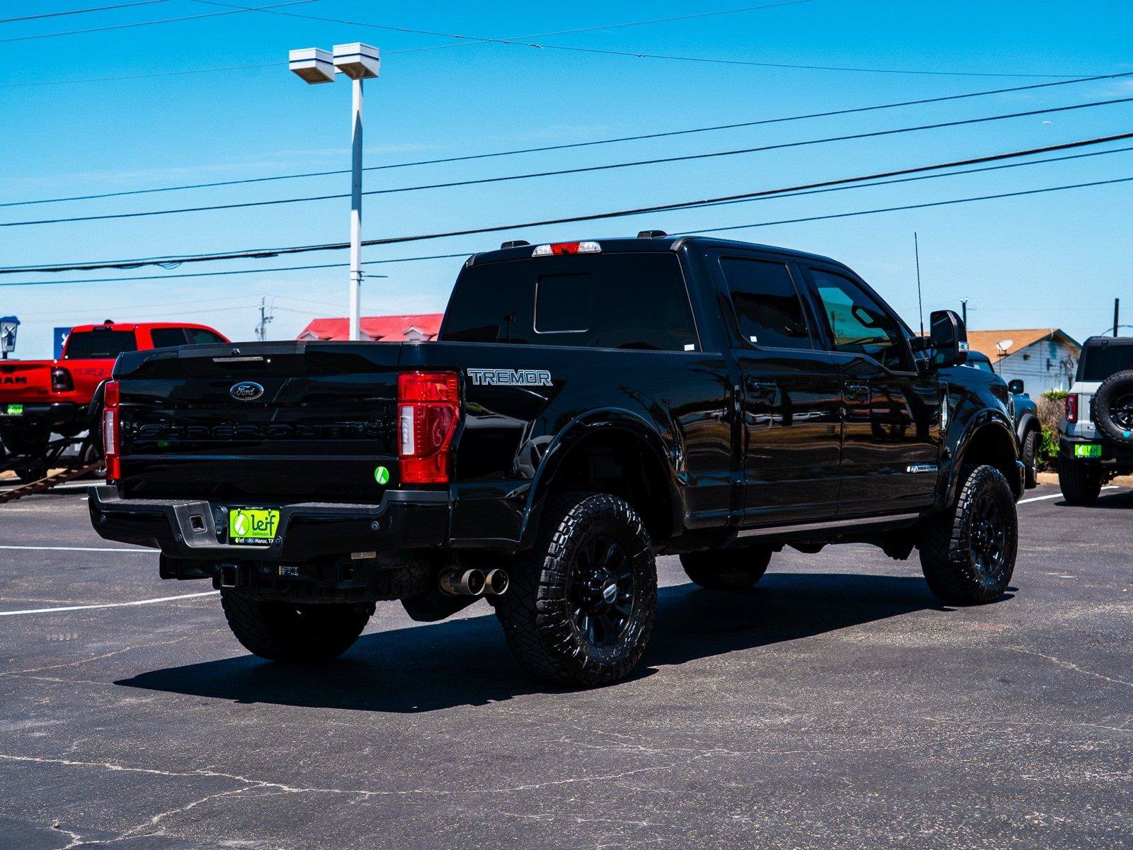 Certified 2022 Ford F250 Lariat w/ Tremor Off-Road Package AWD/4WD image 4