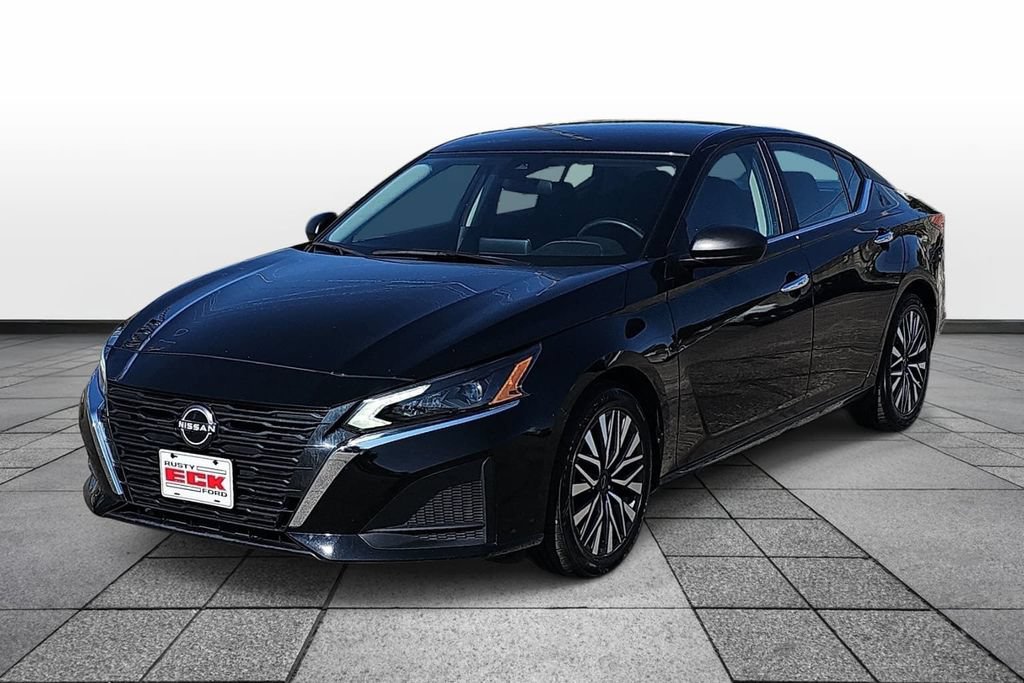 Used 2024 Nissan Altima 2.5 SV FWD image 1