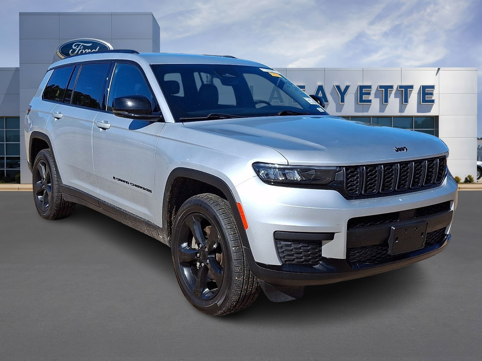 Used 2023 Jeep Grand Cherokee L Laredo