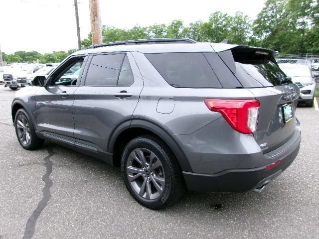 Certified 2023 Ford Explorer XLT w/ Equipment Group 202A AWD/4WD image 8