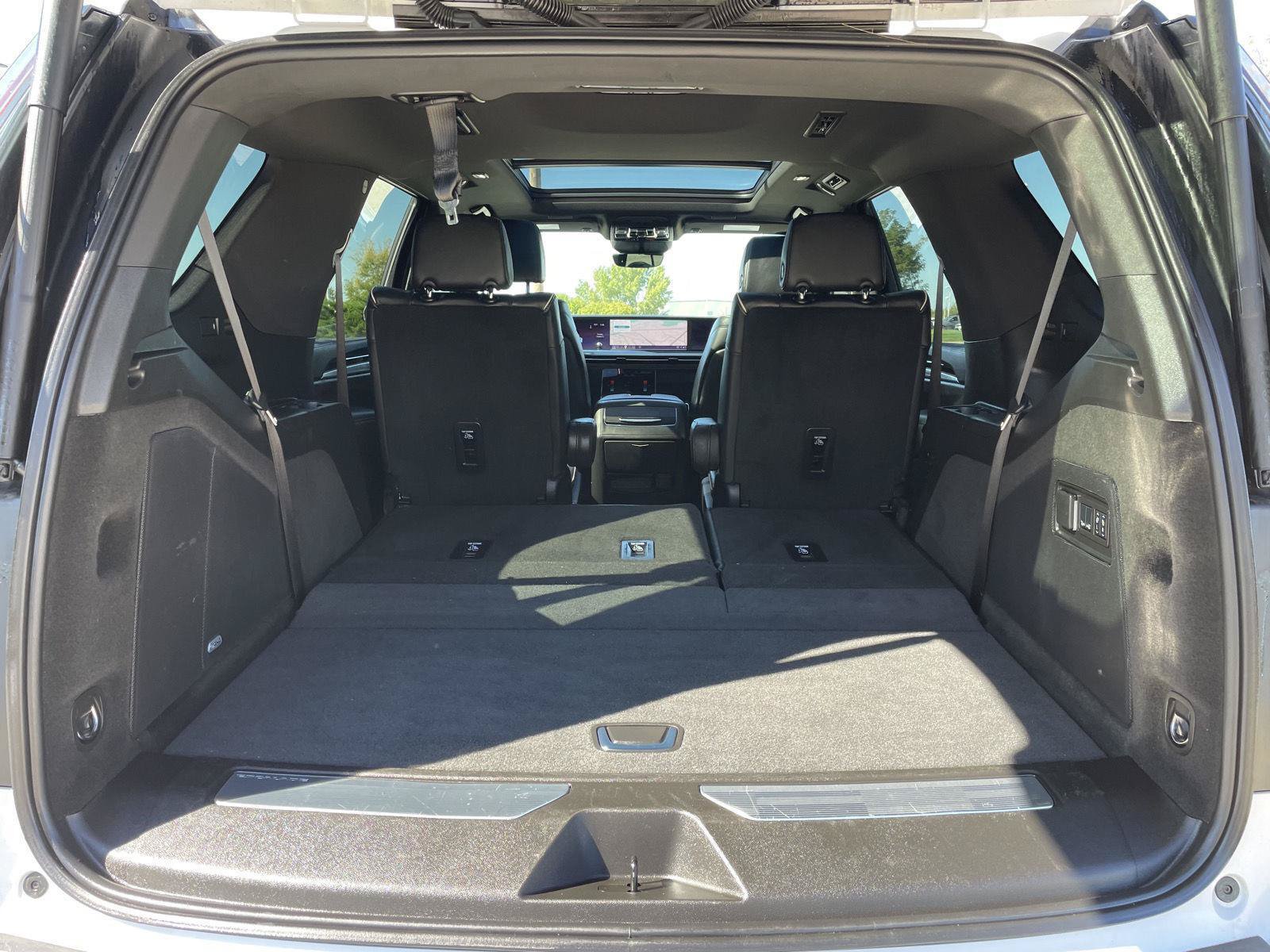 Used 2025 Cadillac Escalade Premium Luxury w/ Touring Package AWD/4WD image 41