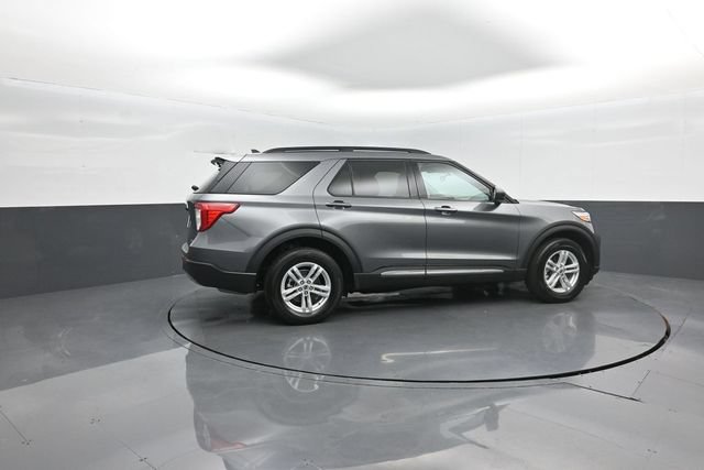 Certified 2024 Ford Explorer XLT w/ Equipment Group 202A AWD/4WD image 8