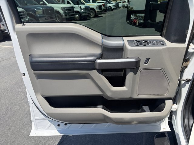Certified 2020 Ford F350 XLT w/ XLT Premium Package AWD/4WD image 21