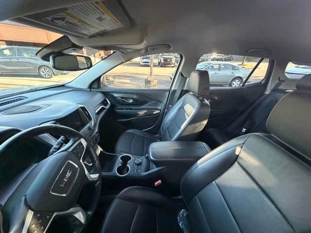 Used 2022 GMC Terrain SLT w/ Infotainment Package II FWD image 3