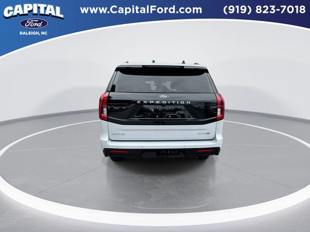 Certified 2025 Ford Expedition Active AWD/4WD image 7