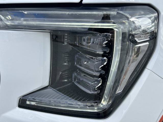 Used 2023 GMC Yukon XL Denali w/ LPO, Floor Liner Package AWD/4WD image 10