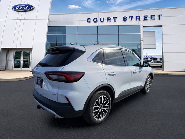 Certified 2025 Ford Escape SE w/ PHEV Premium Package FWD image 7