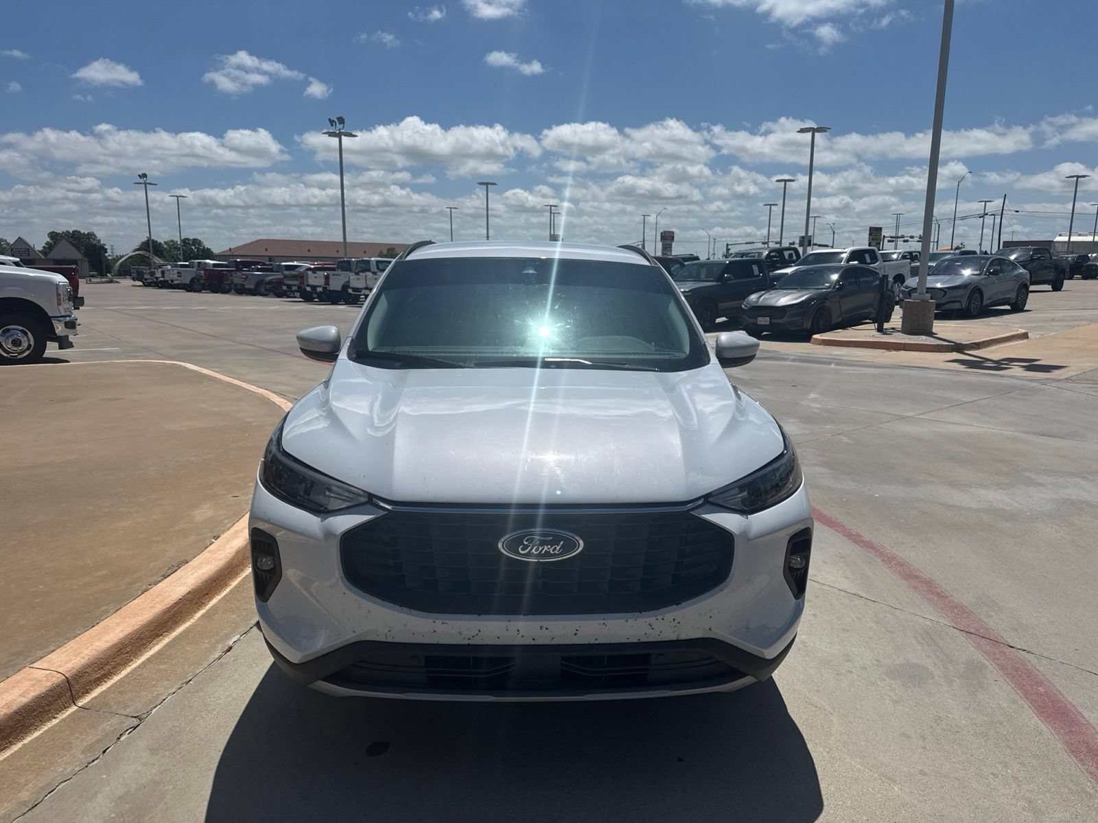 Certified 2025 Ford Escape SE FWD image 2