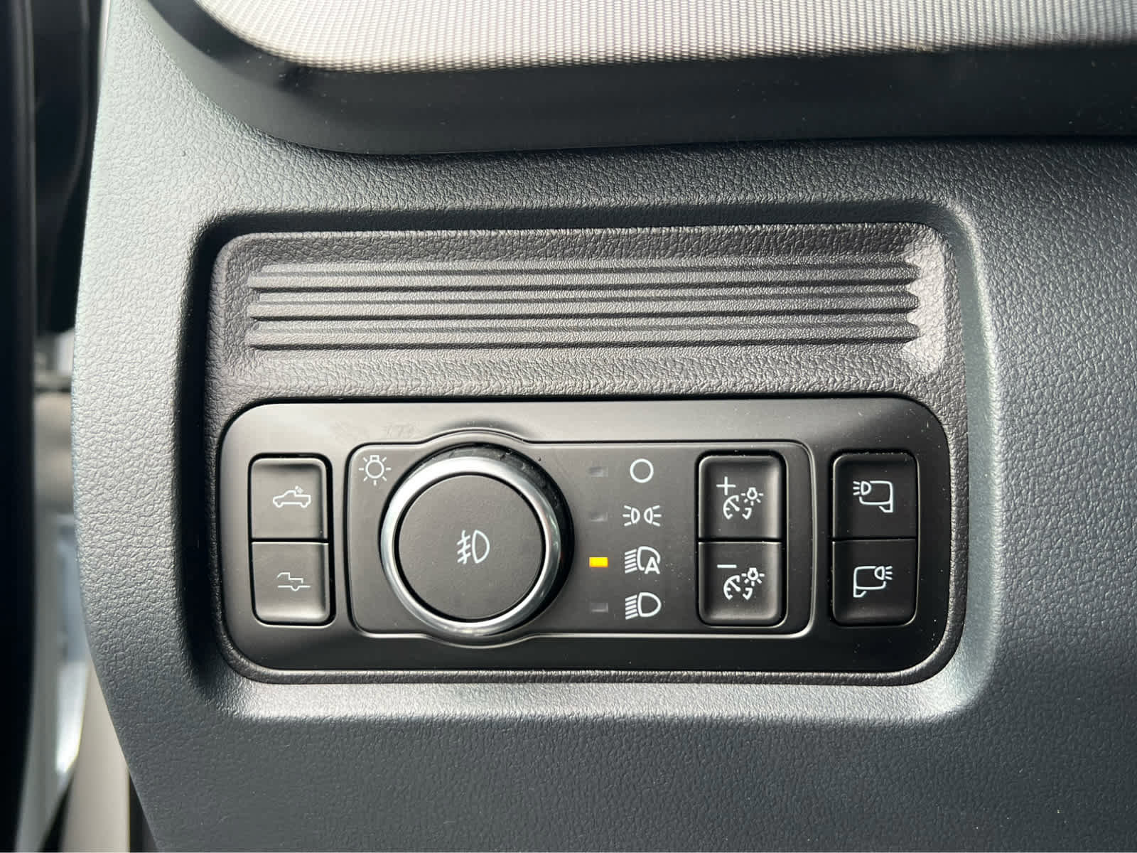 Certified 2025 Ford F350 Platinum AWD/4WD image 34