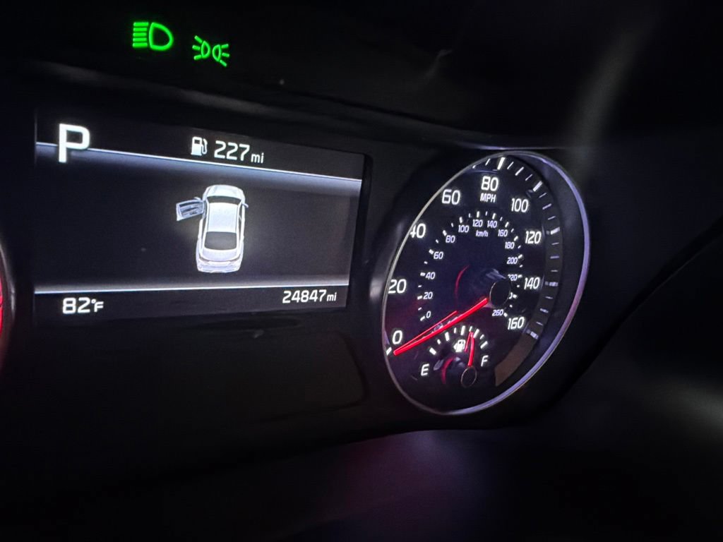Used 2023 Kia Forte LXS w/ LXS Technology Package FWD image 3
