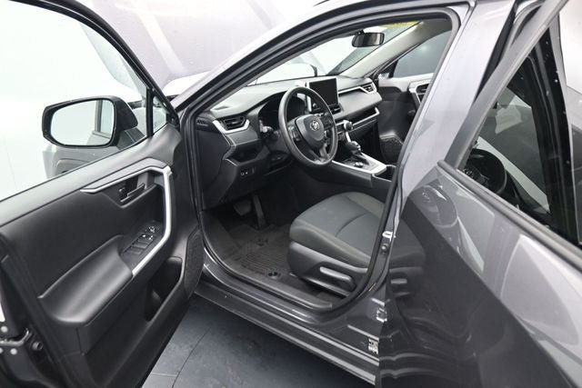 Used 2025 Toyota RAV4 LE AWD/4WD image 19