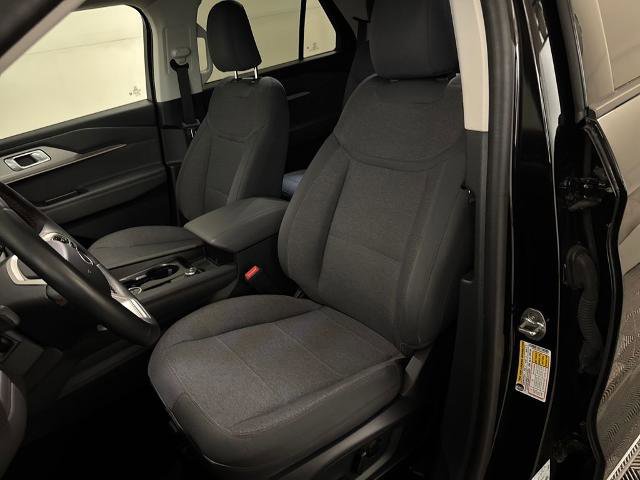 Certified 2025 Ford Explorer Active image 17