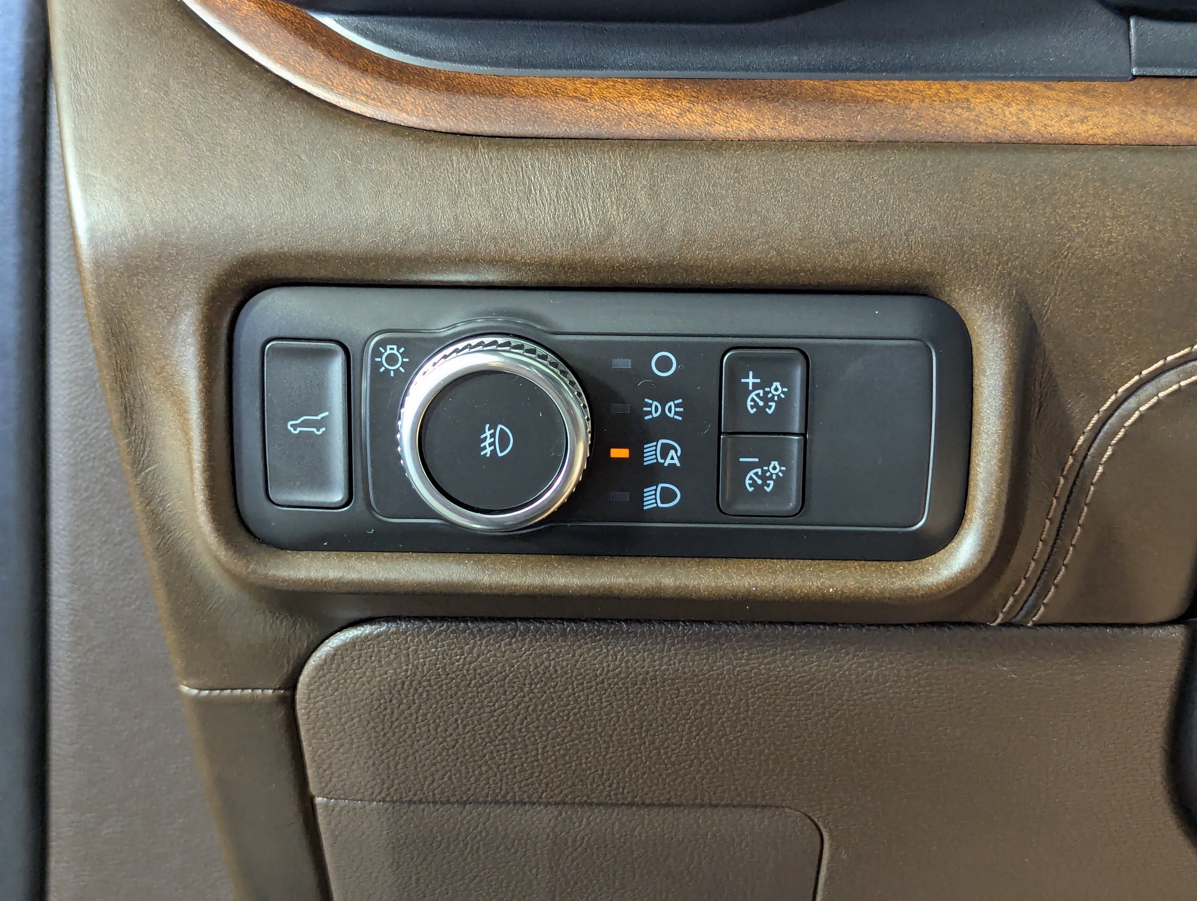 Certified 2021 Ford Explorer King Ranch w/ Premium Technology Package AWD/4WD image 34