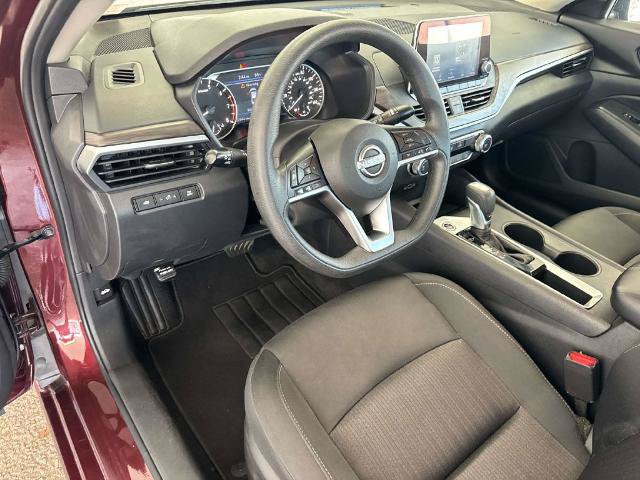 Used 2025 Nissan Altima 2.5 SV FWD image 22